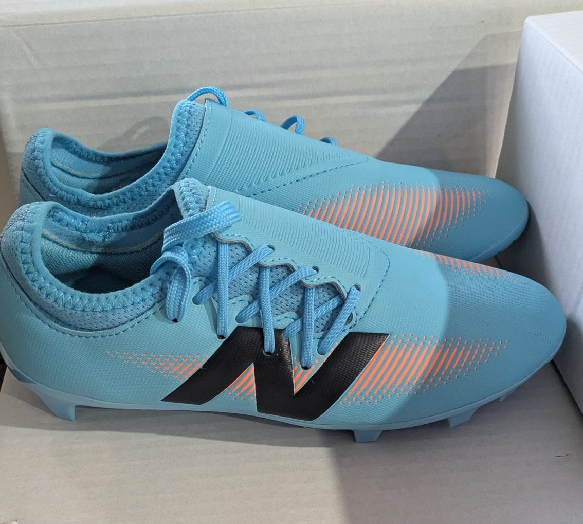 New Balance Youth Soccer Cleats – Size 4.5 (Brand New – Condition 5/5)