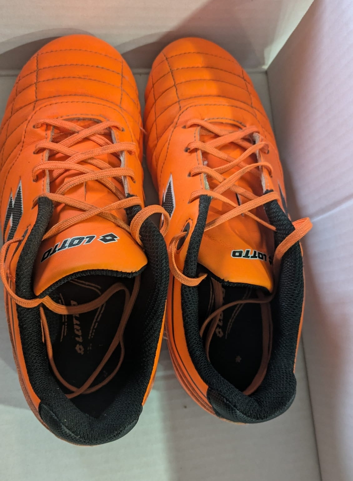 Lotto Youth Soccer Cleats – Size 4 (Used – Condition 4.5/5)